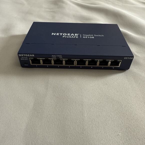 Netgear ProSafe GS108v4 8 Port Gigabit Desktop Ethernet Unmanaged Switch ProSafe - Picture 7 of 13